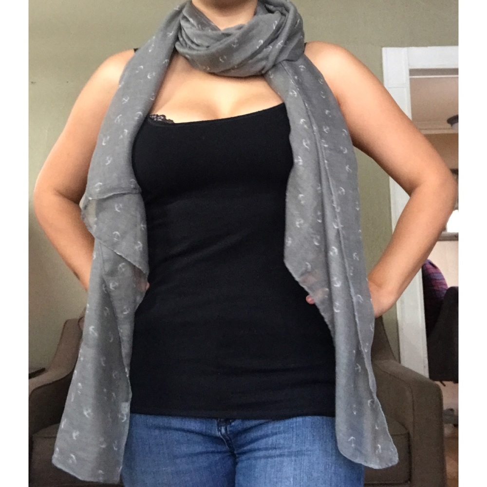 Cute, Lightweight, Versatile Gray Anchor Scarf